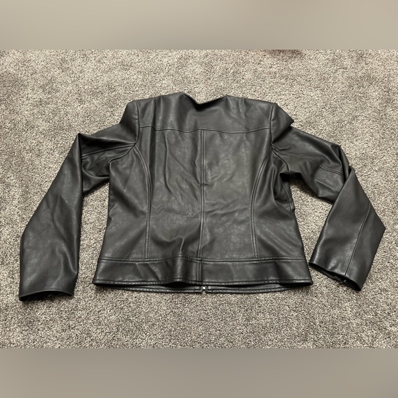 Faux Leather Jacket Size Large - Picture 6 of 9